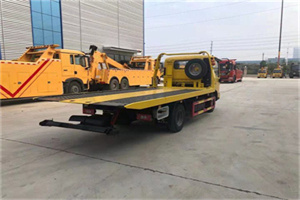 沙滩非事故拖车