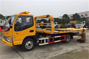 沙滩哪里有拖车服务