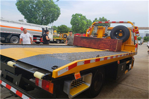 沙滩附近拖车电话号码服务