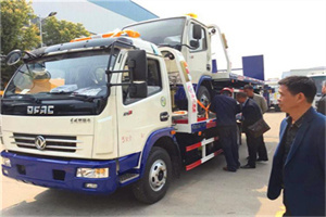 沙滩汽车道路救援拖车价格